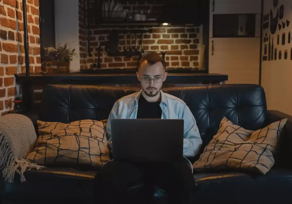 Jak zarobić na sztucznej inteligencji? Sprawdzone sposoby i strategie
