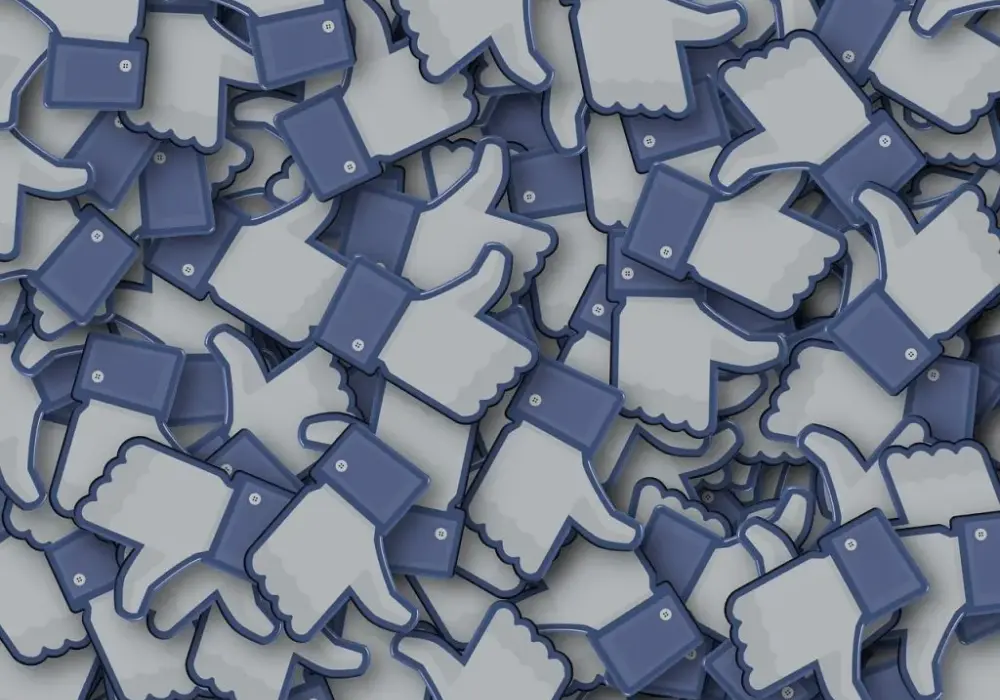 Jak kupić like na Facebooku i uniknąć fałszywych kont?