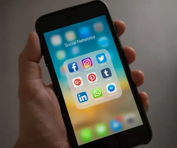 Jak sprawdzić numer telefonu na Facebooku - 5 skutecznych metod